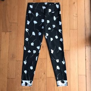 Fabletics Salar Printed Powehold Leggings